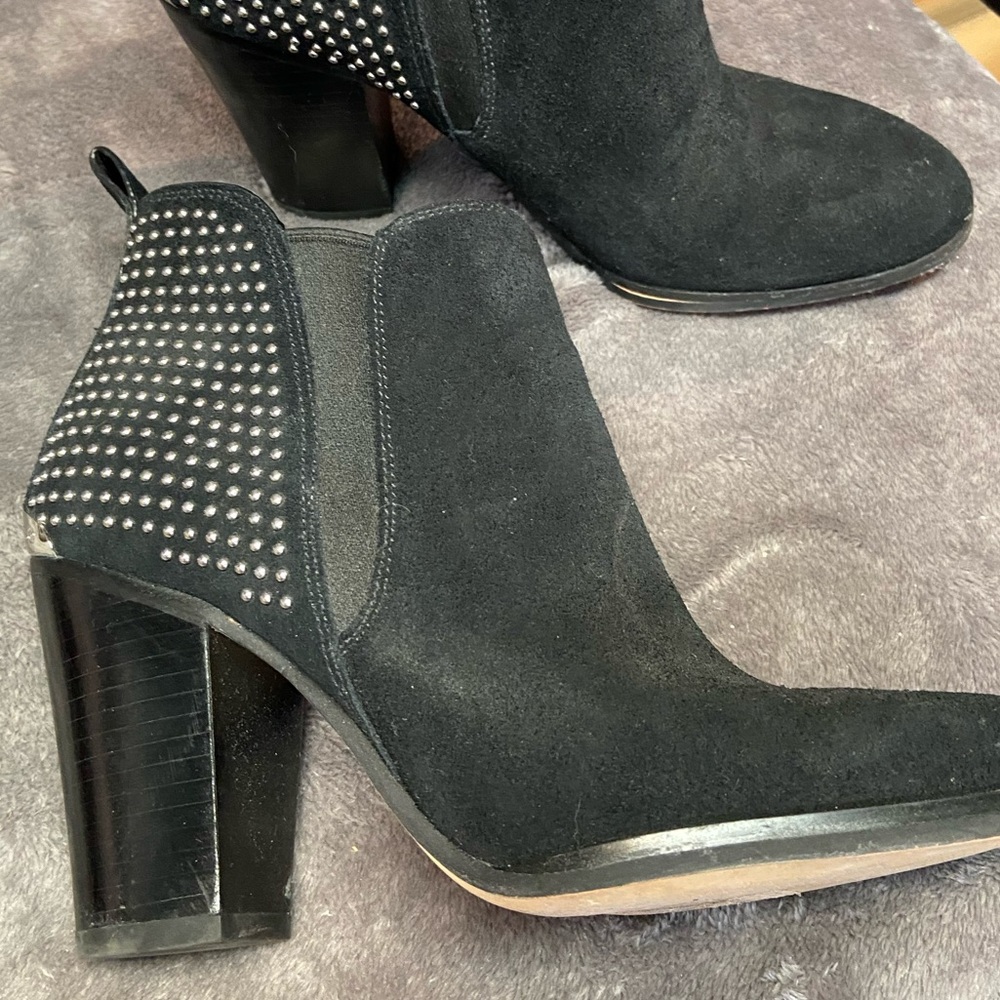 Gorgeous booties!